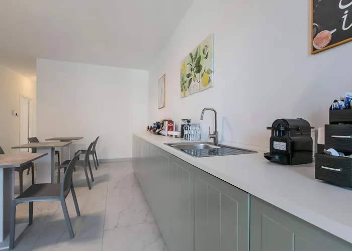 Amina Gasthof Fiumicino